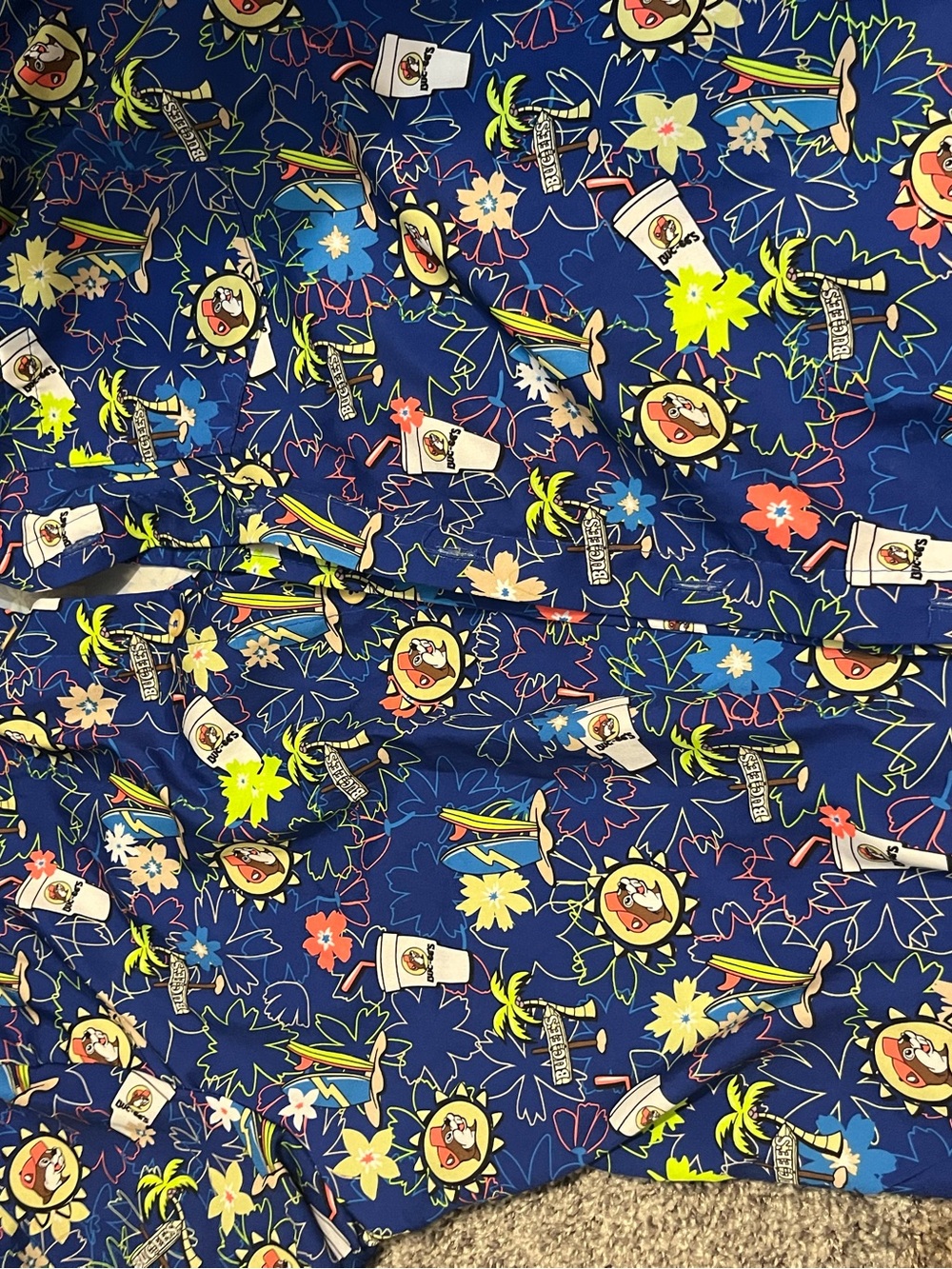Buc-ee's Men's Blue Tropical Button-Down Shirt - Picture 2 of 3
